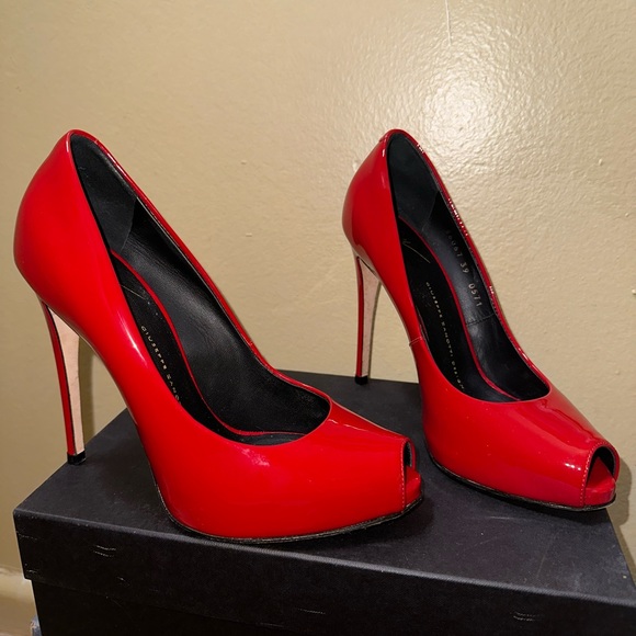 Guiseppe Zanotti Peep Toe Pump - Picture 2 of 4
